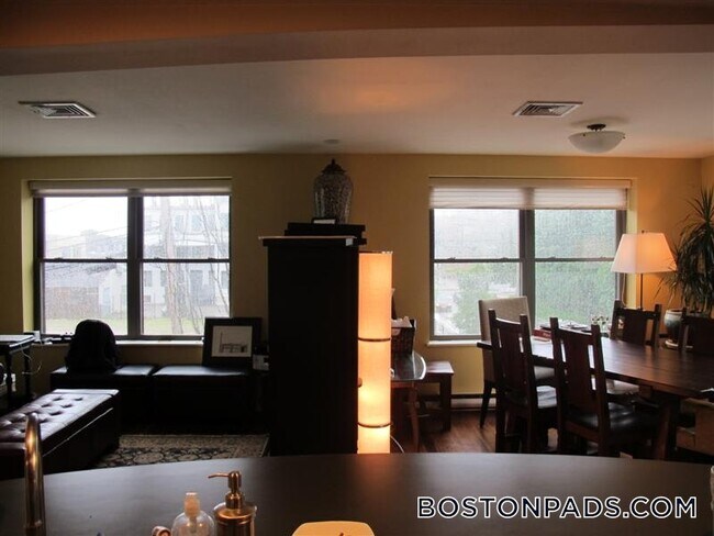 Photo - 197 Sidney St