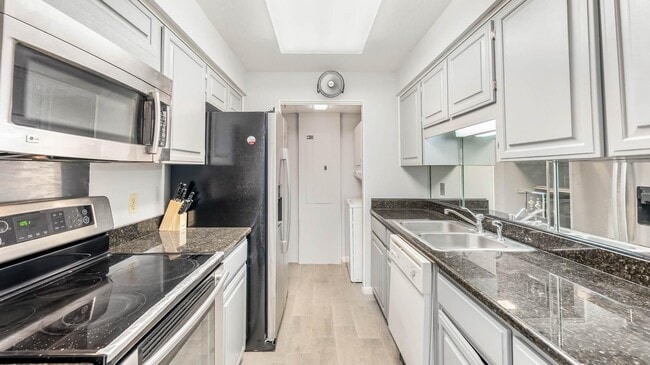 Photo - 7701 Wurzbach Rd