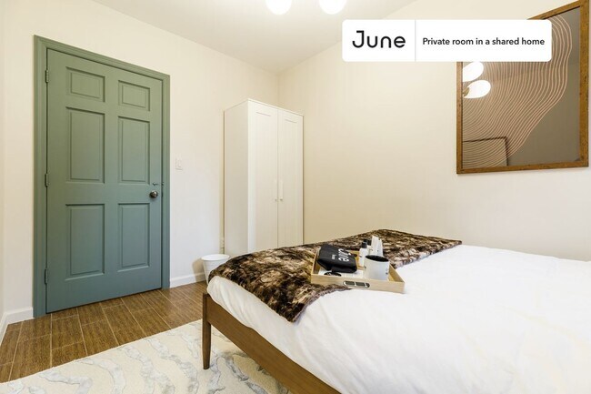 Room in Shared 3 bed/1 bath home in Chinatown