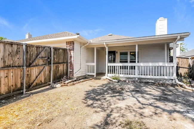 Building Photo - 216 Rosewood Ln