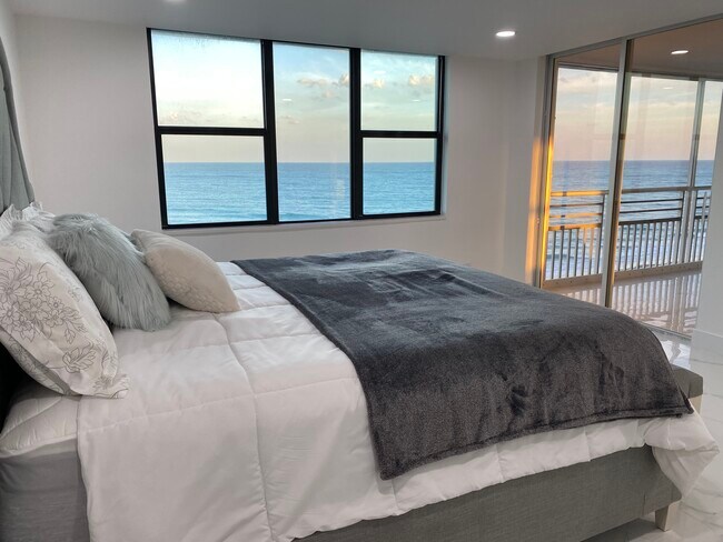 Stunning master with breathtaking ocean views - 900 Ocean Dr Unidad 504
