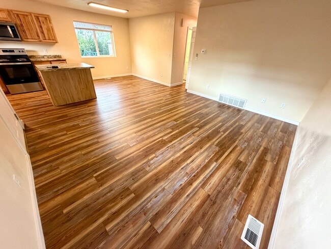 611 Wilder Ave Unit B