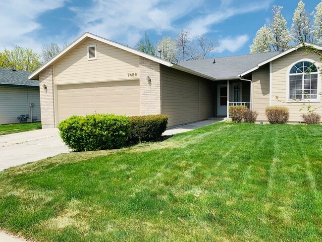 Photo - Great Home, Close Foothills Location