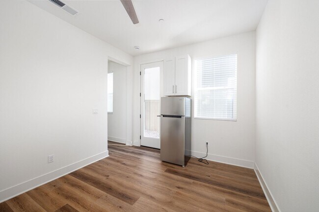 2387 Calle Grandon