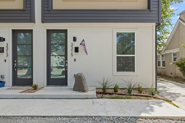 Photo - 3315 S University Dr