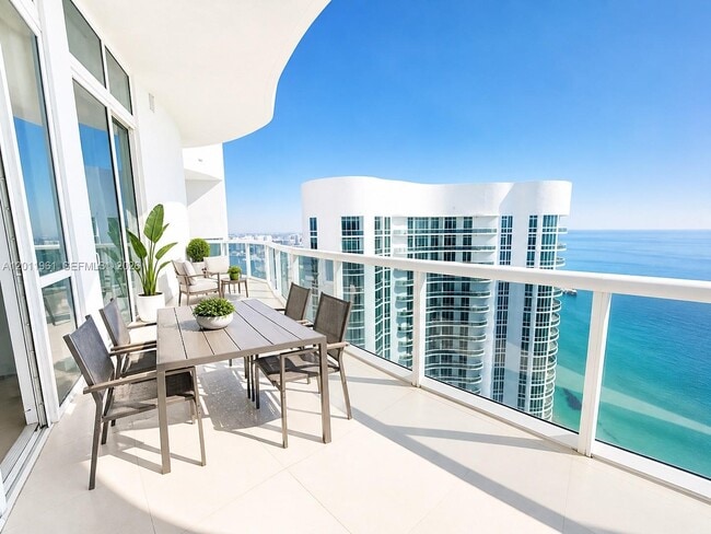 Building Photo - 15901 Collins Ave Unit 4303