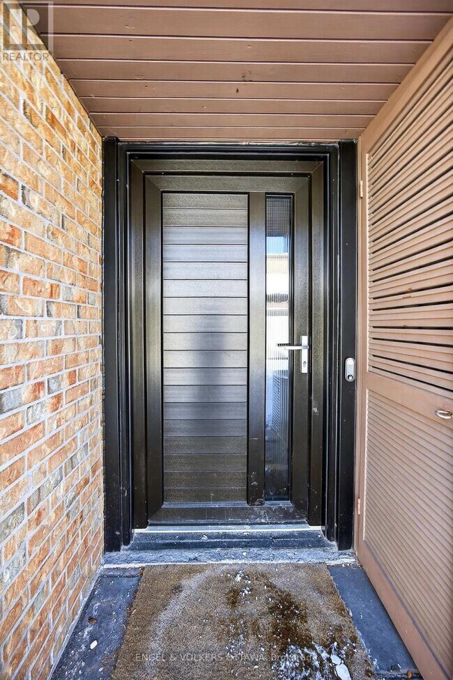 Photo - 251 Bruyère St