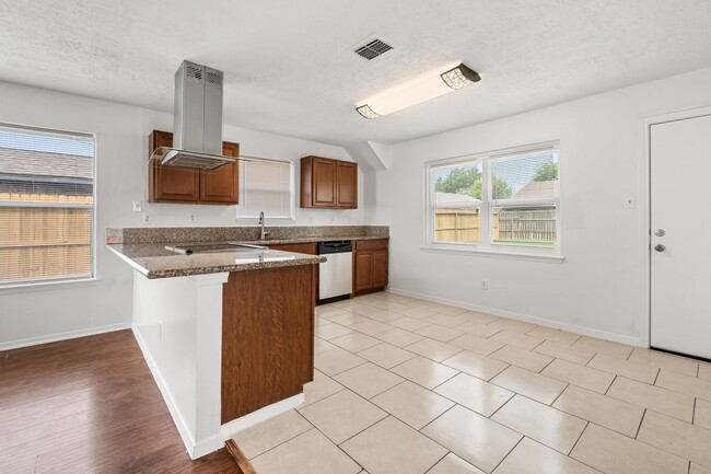 Photo - 7018 Stoney River Dr