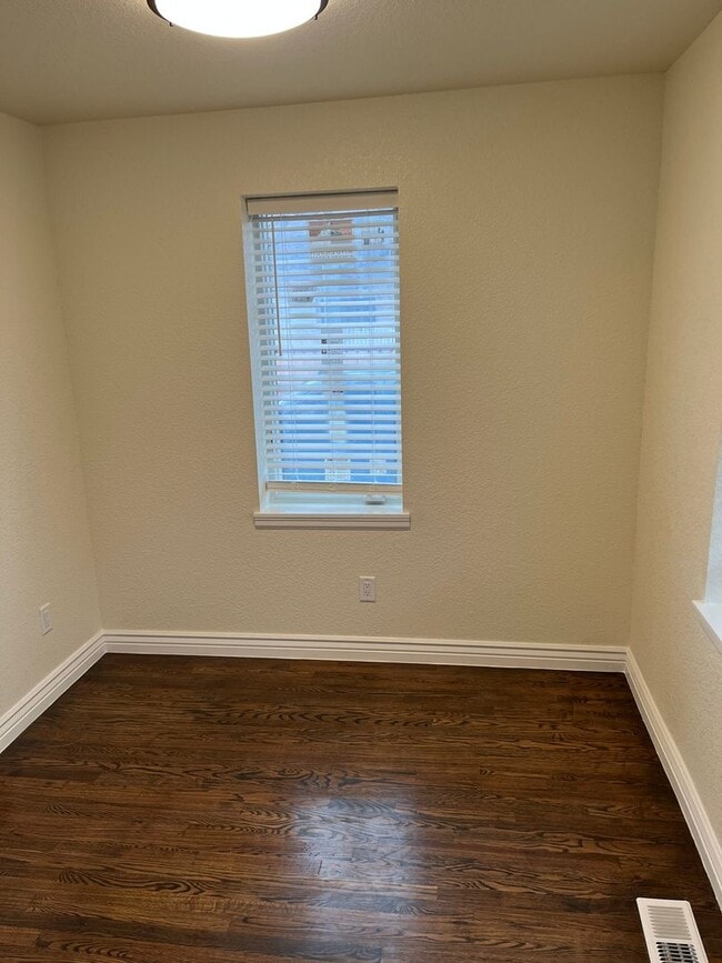 Photo - 1430 Rice Ave