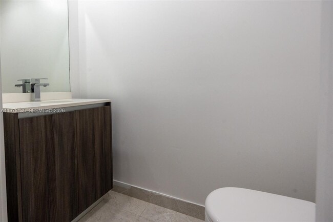 Photo - 488 NE 18th St Unidad 3302