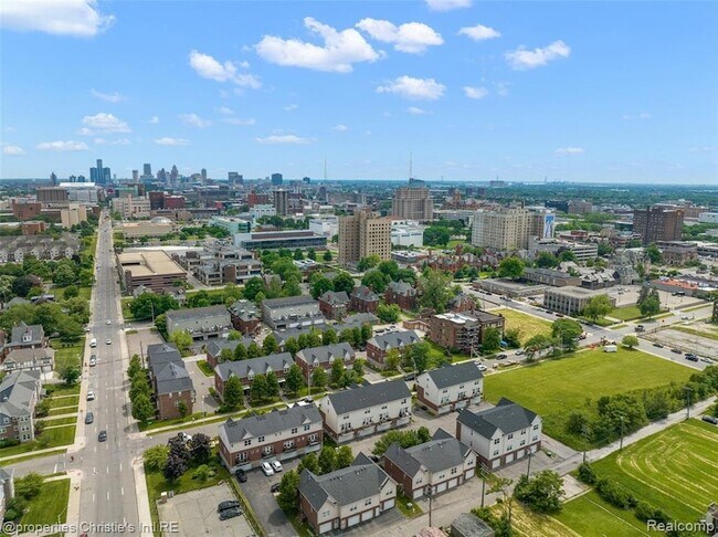 Photo - 275 E Palmer St