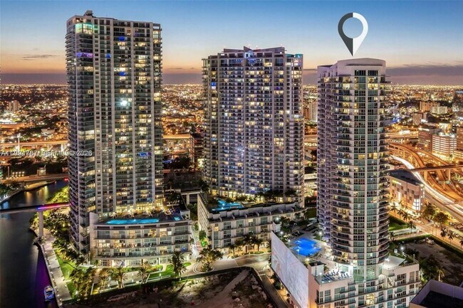 Building Photo - 350 S Miami Ave Unit 2714