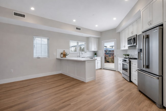 Photo - Grant Avenue B Unidad B