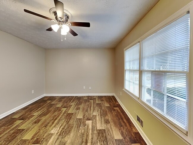 Photo - 1811 Wendell Way