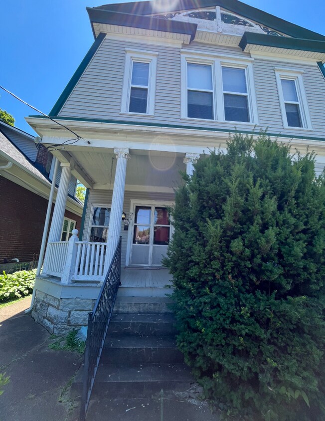 Photo - 1938 Deerwood Avenue
