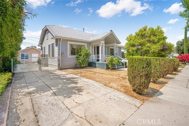 636 Pioneer Dr