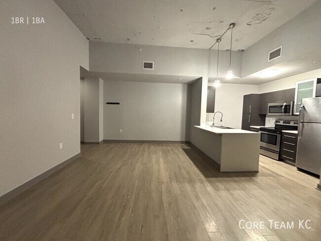 306 E 12th St Unit 202