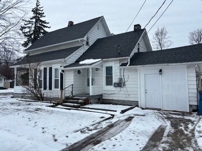 Photo - Charming 3 Bedroom 1 Bath Home