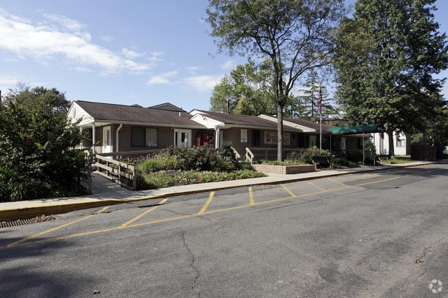 Photo - Country Commons Apartments