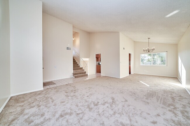 Photo - 15507 Caulfield Ave