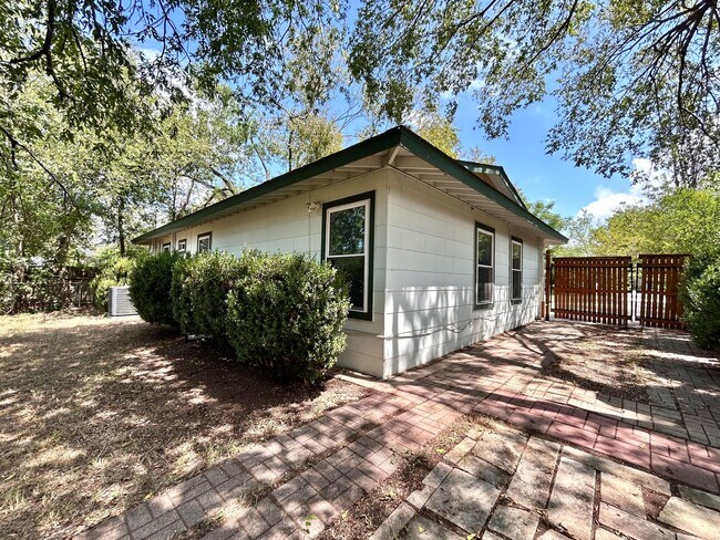 Photo - 2309 Devonshire Dr Unidad A