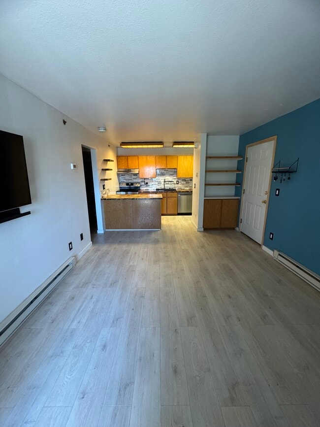 Building Photo - 1385 Sparta Plz Unit 15