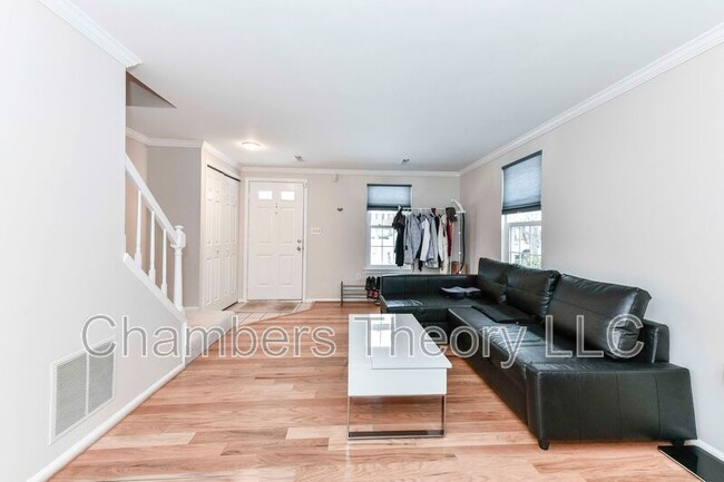 Photo - 60 Benton Ct