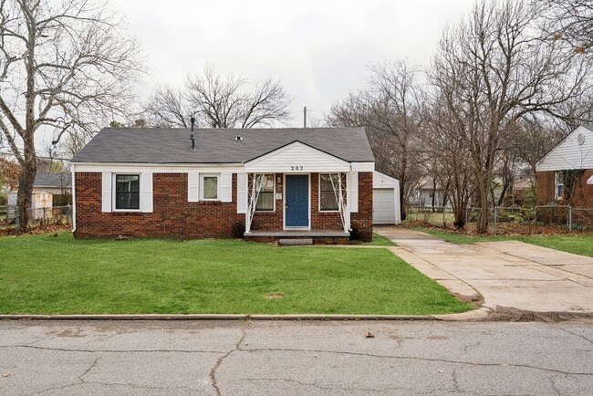 Building Photo - 3 bed, 2 bath home in Midwest City