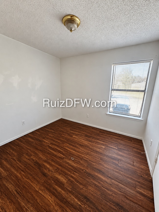 Building Photo - 4900 Brianhill Dr Unit Apt D