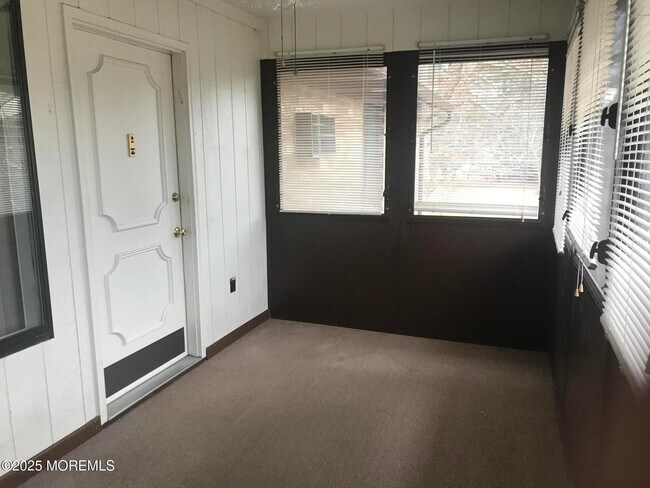 Photo - 111 Amberly Dr