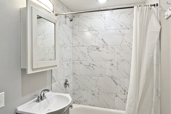 Photo - 516 Des Plaines Ave.