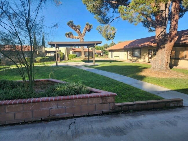 Villa Mojave Apartments