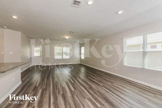 Photo - 14935 Cheshire Way