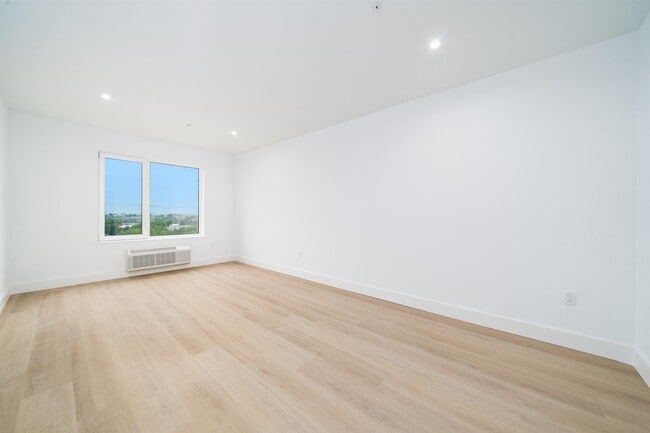 Photo - 3309 Liberty Ave Unit 405