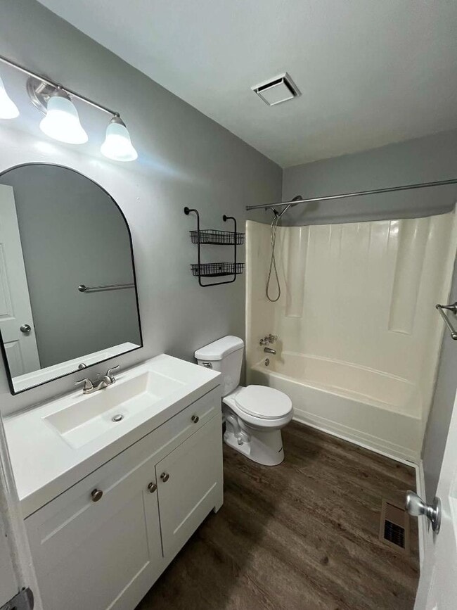 Photo - 1041 Wickford Ct