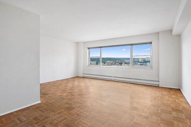 Photo - 2 Fordham Hill Oval Unidad 16E