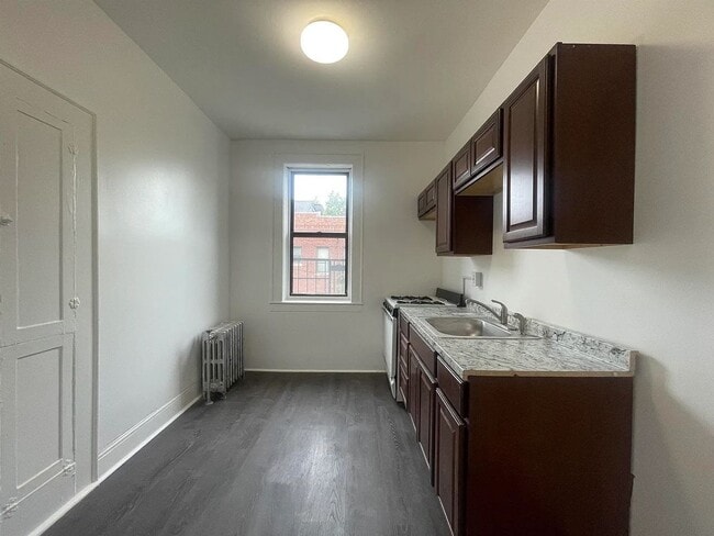 Photo - 2 Noll Pl