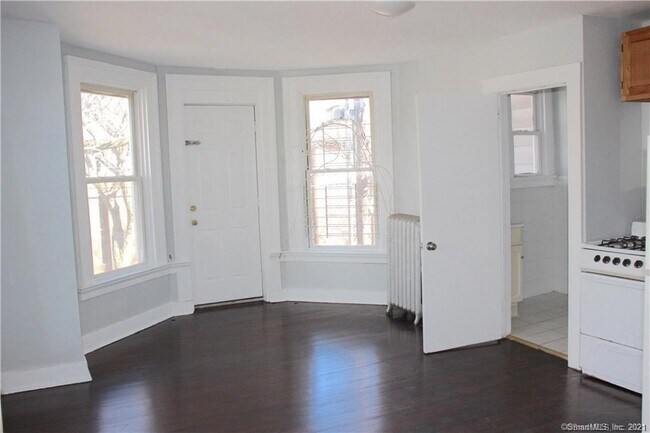 Photo - 1330 Chapel St Unit 3