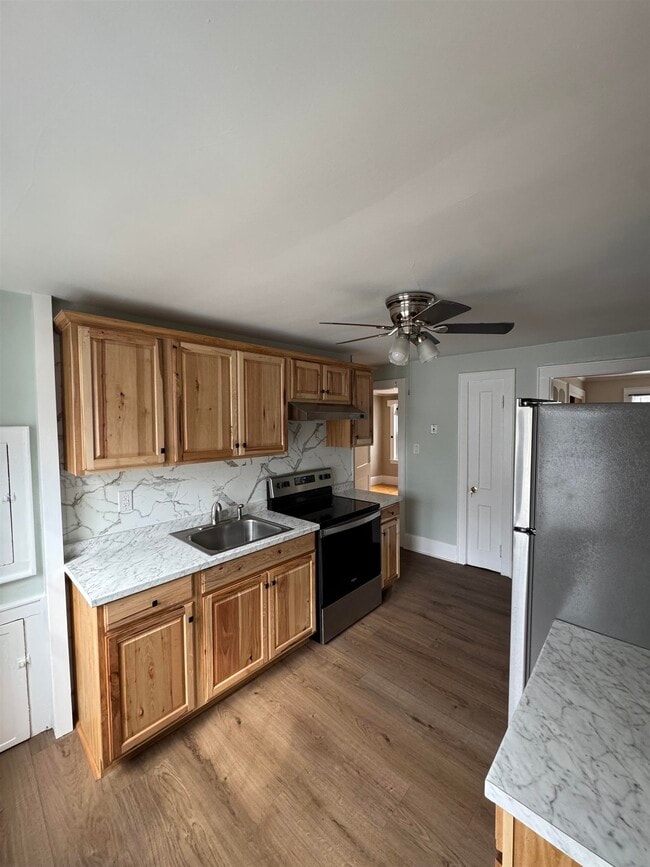 Photo - 89 Centre St