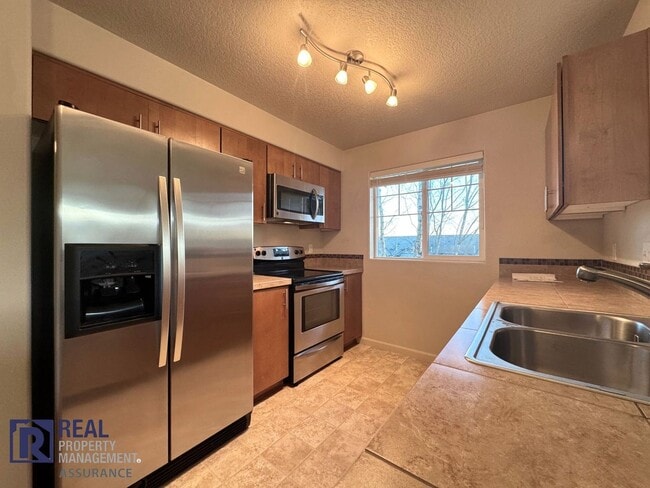 Photo - Beautiful 3 Bedroom With Utilities Included! MOVE IN READY! Unit 308