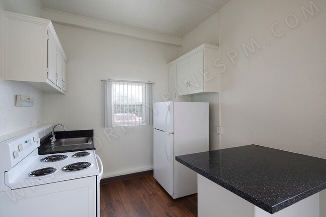 Photo - North PB/Bird Rock 1 Br Across the Street from Tourmaline Beach! Unidad 5050