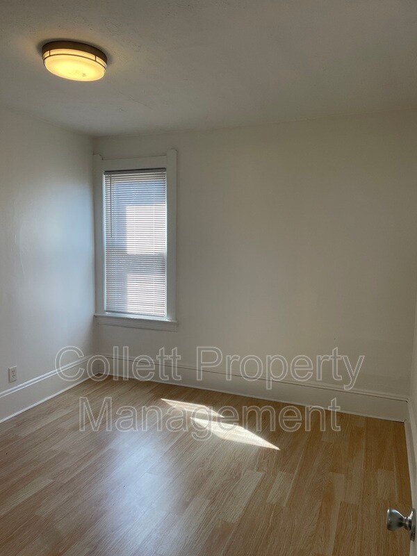 Photo - 1924 E 123rd St