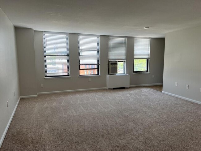 Photo - 967 Asylum Ave Unidad 5C