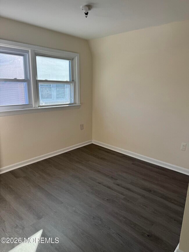 Photo - 14 Jahn St Unidad B