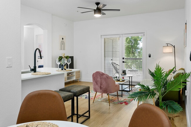 Photo - 9450 W Cabela Dr Unidad ID1014314P