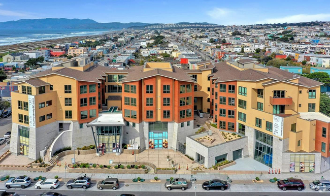Building Photo - Live at the beach! Modern 2 bedroom 2 bath... Unit 413 Rental