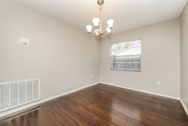 Photo - 4906 Hi Vista Cir