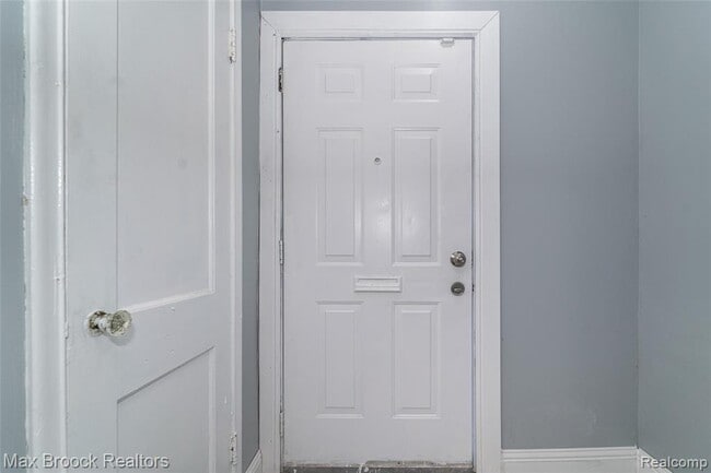 Photo - 9327 Schaefer Hwy