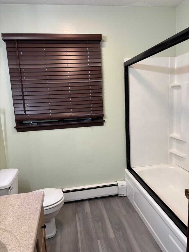 Baño - 233 Harnett St NW