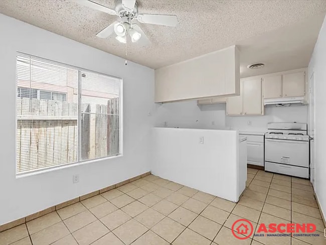 205 Universe Ave Unit 205 Universe Ave #B